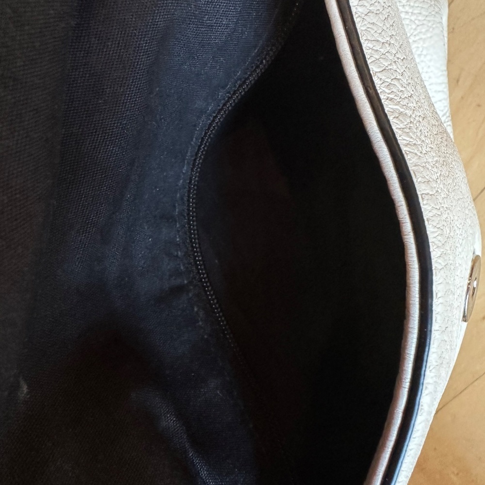 Marc By Marc  Jacobs white  crossbody, CB2418 - Picture 13 of 14